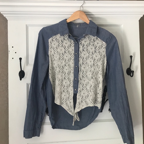 A blue and white Charlotte Russe top! - Picture 1 of 2